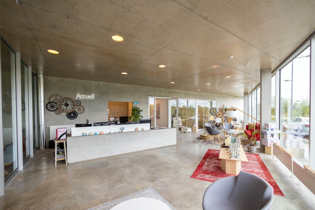 ESMA 3D Rennes campus reception area with bright, open spaces